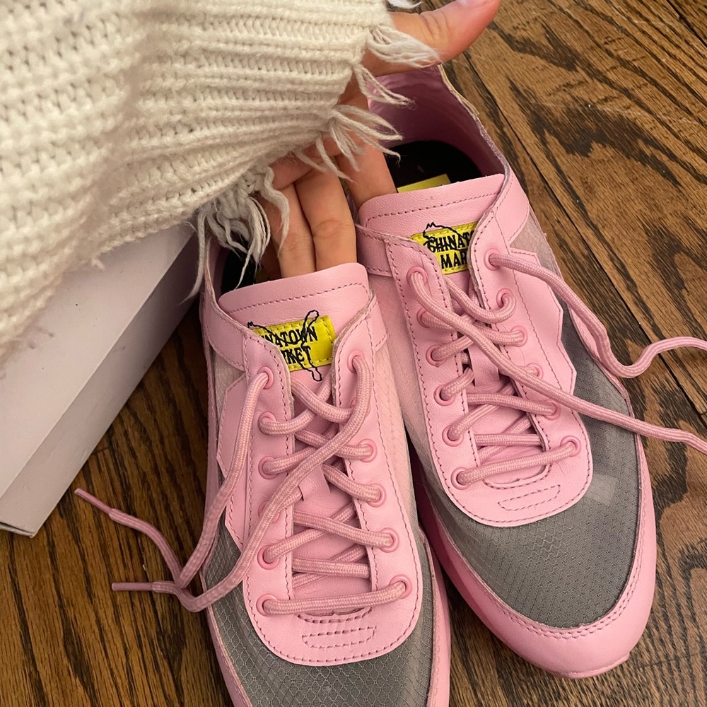 Puma Future Rider Chinatown Market Pink Sneakers size 7 women’s - Picture 5 of 6